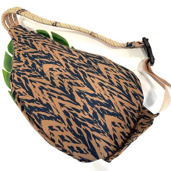New✨ KAVU Chevron Shore Rope Sling Bag - Picture 2 of 12
